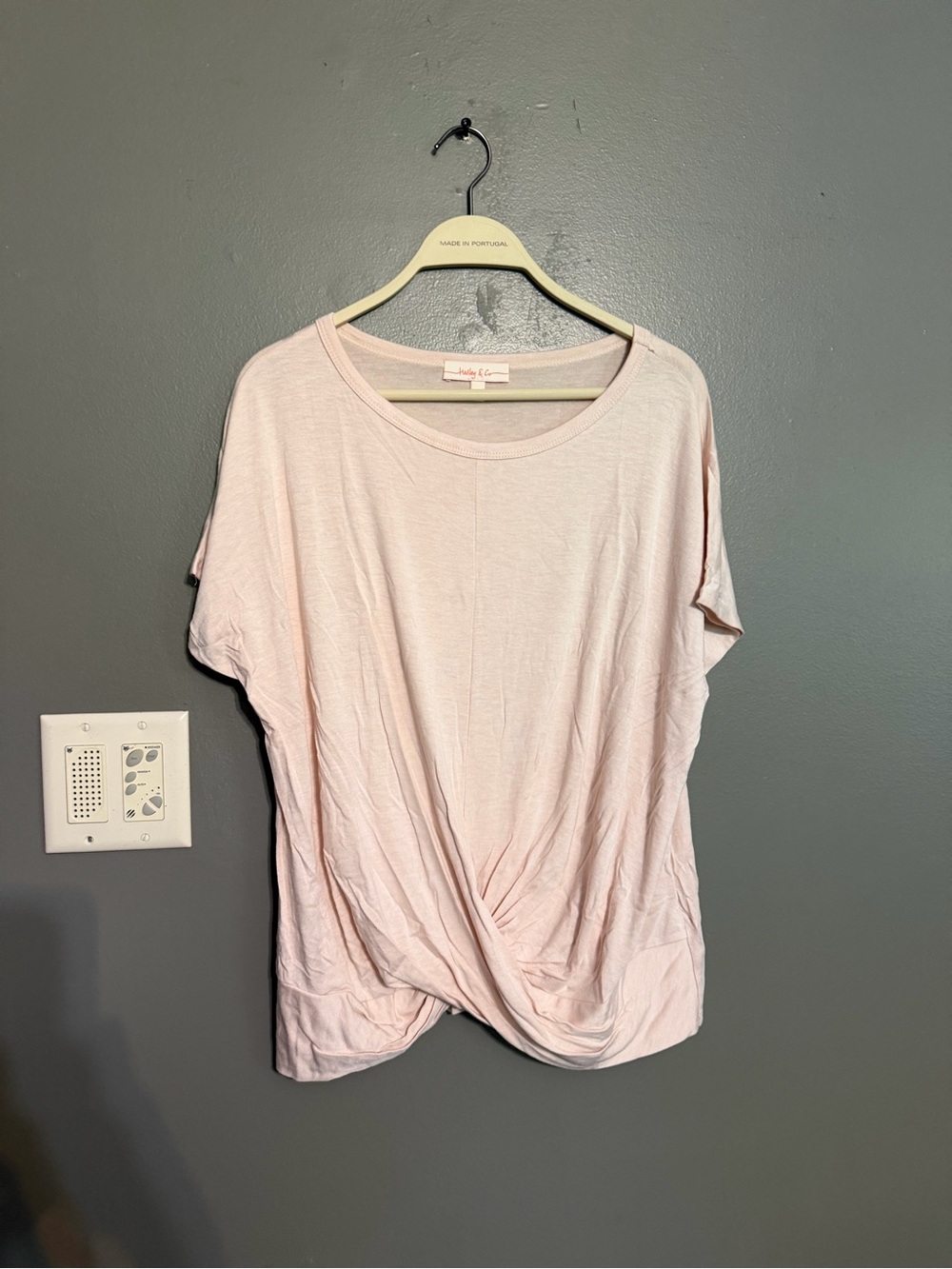 Hailey & Co Blush Pink Twist Front Short Sleeve Top Size Small NWT